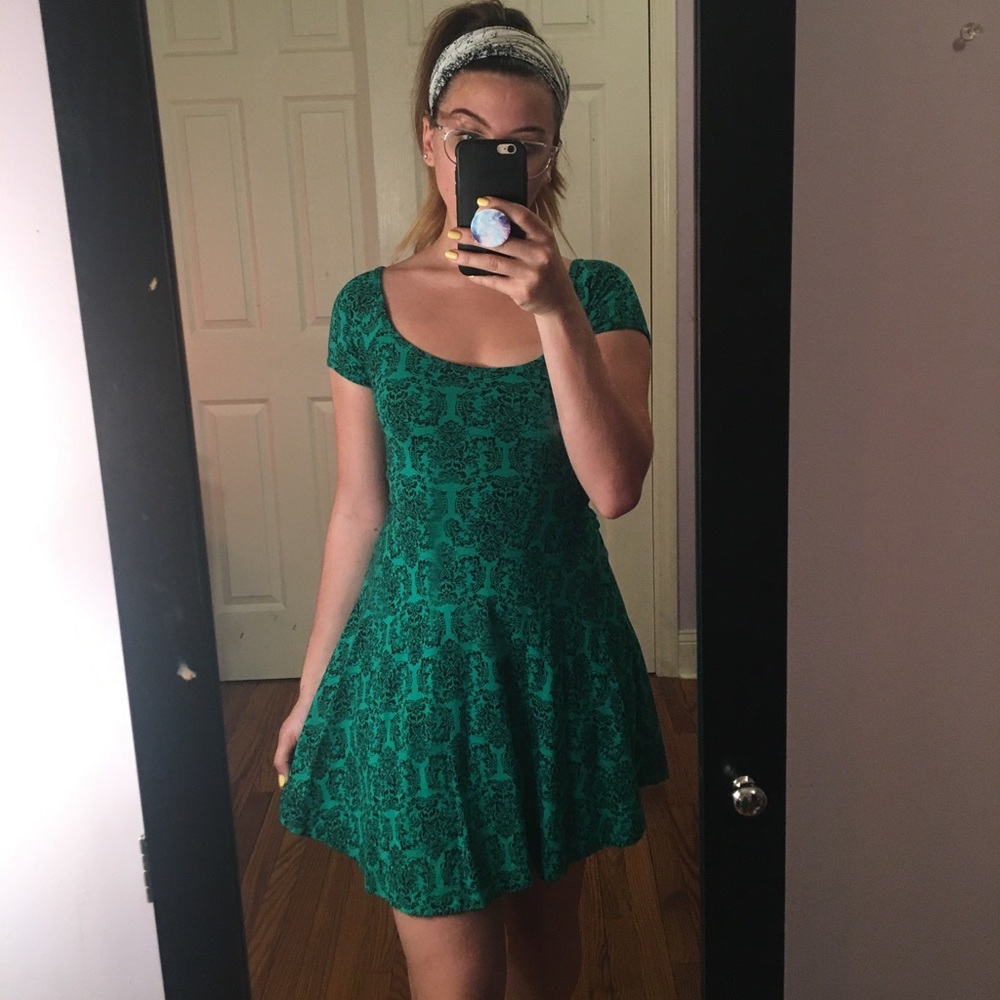 Dress - Picture 1 of 2